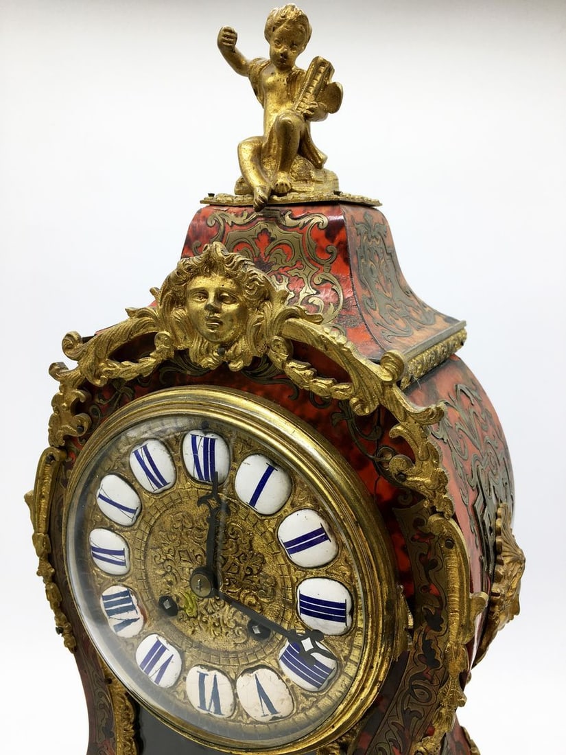 Bronze watch with a figure - 3