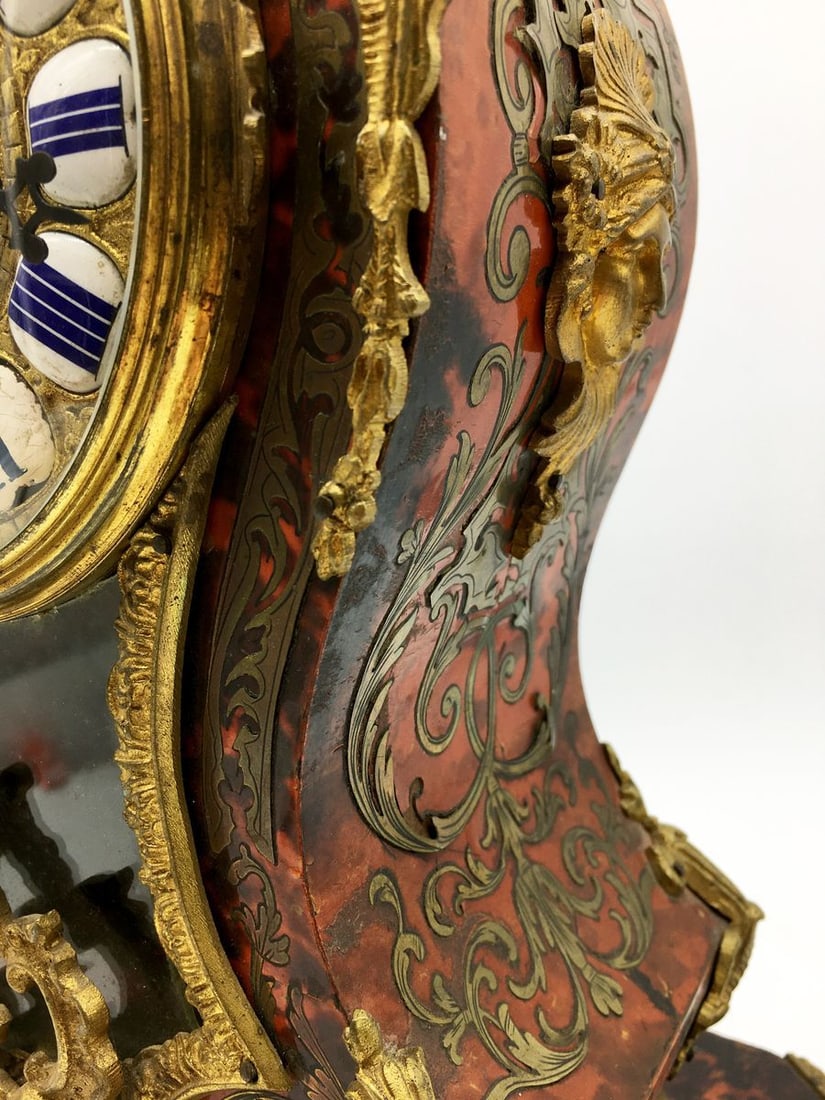 Bronze watch with a figure - 6