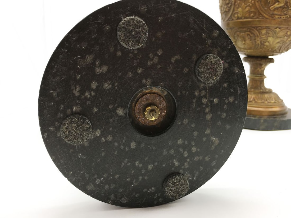 Bronze antique vases - 9