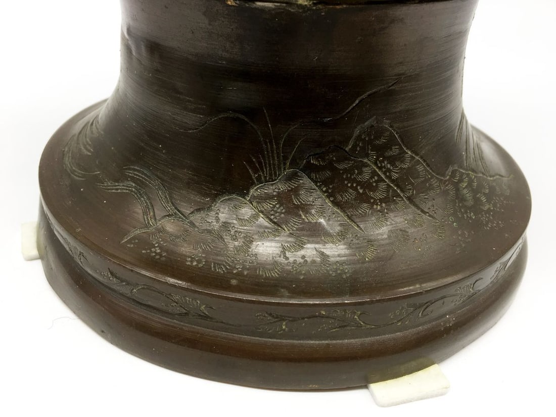 Bronze chinese vase - 9