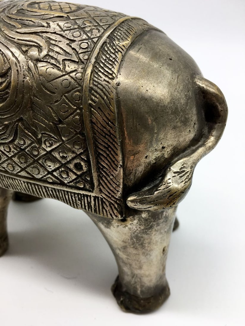 Ancient elephant figurine - 8