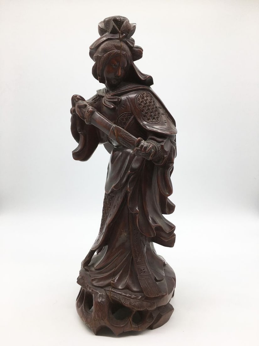 Wooden figures: Title: Wooden figures Description: Verndec 72 ITEM DESCRIPTION : *Medium : wood *The size: 36.5x18.5 cm/14.17x7.28" inches *The size: 37x17 cm/14.56x6.69" inches *Wieght - 1.9 kg | 67.02 ounces