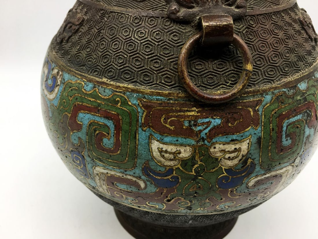 Antique Chinese Vase - 10