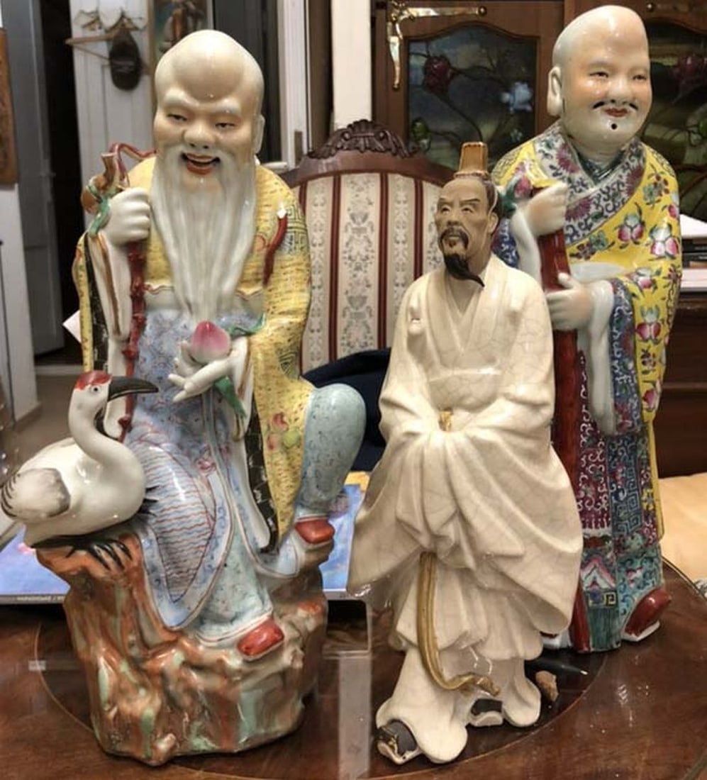 Three Buddha figures: Title: Three Buddha figures Description: Verndec G88 ITEM DESCRIPTION : *The size 1: 35 cm/13.77" inches *The size 2: 41 cm/16.14" inches *The size 3: 42 cm/16.53" inches Provenance - from our