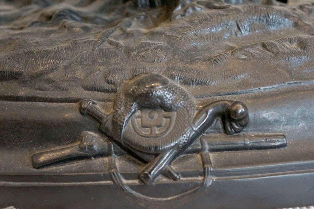 Russia Sculptural group "Dzhigitovka Lezgin" Evgeniy Aleksandrovich Lancere Kasli iron foundry 1972s - 13