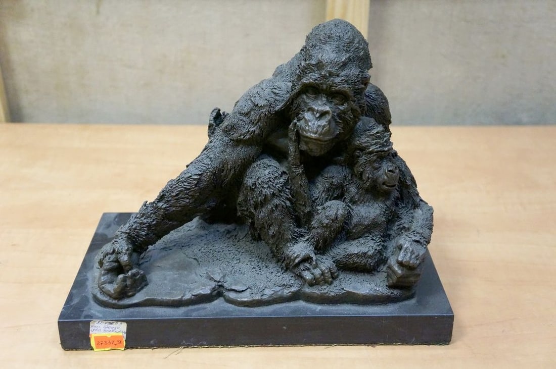 France Bronze figurine of a chimpanzee Barbadiens workshop Late 19th century (1 of 20)