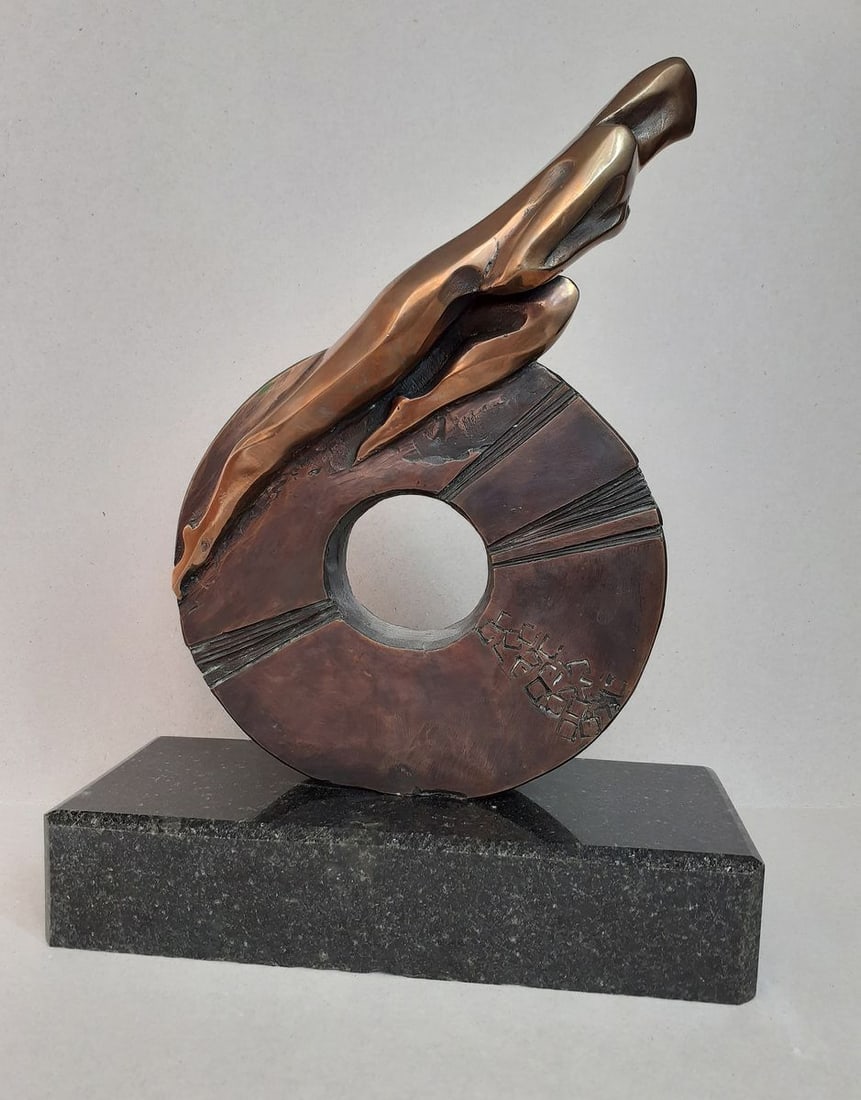 Bronze Whirlpool Workshop Otpax 2020 year: Title: Bronze Whirlpool Workshop Otpax 2020 year Description: Otpax 29 ITEM DESCRIPTION : *Ttitle: Whirlpool *Medium: Granite, bronze *The size: 31x24x10 cm/'12.20x9.44x3.93 inches' *Workshop Otpax *Y