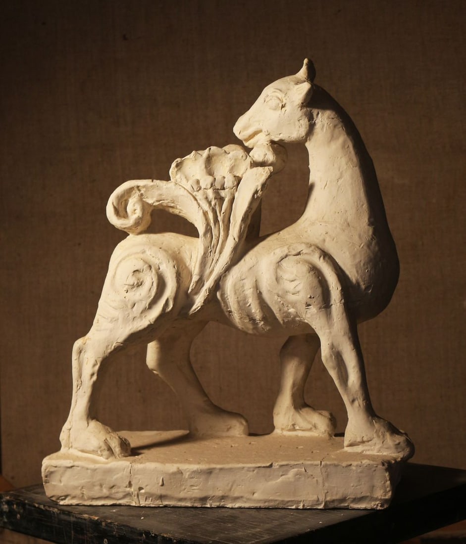 Gypsum Amazing horse Workshop Andrey Bolomic 2016 year: Title: Gypsum Amazing horse Workshop Andrey Bolomic 2016 year Description: Pol 16 ITEM DESCRIPTION : *Ttitle: Amazing horse *Medium: Gypsum *The size: 35x47 cm/'13.77x18.50 inches' *Workshop Andrey Bo