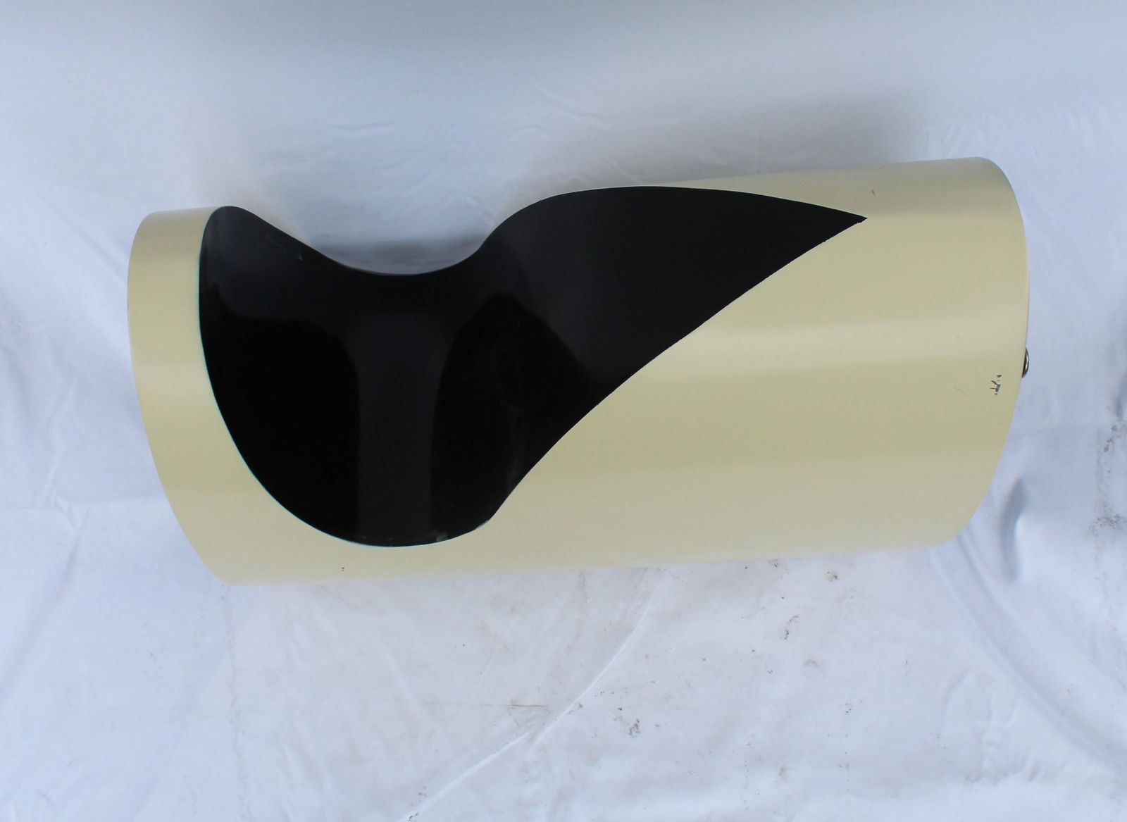 Side Table, Midcentury Designed, Special Shape, Painted Two-Tone, Rolled Steel - 10