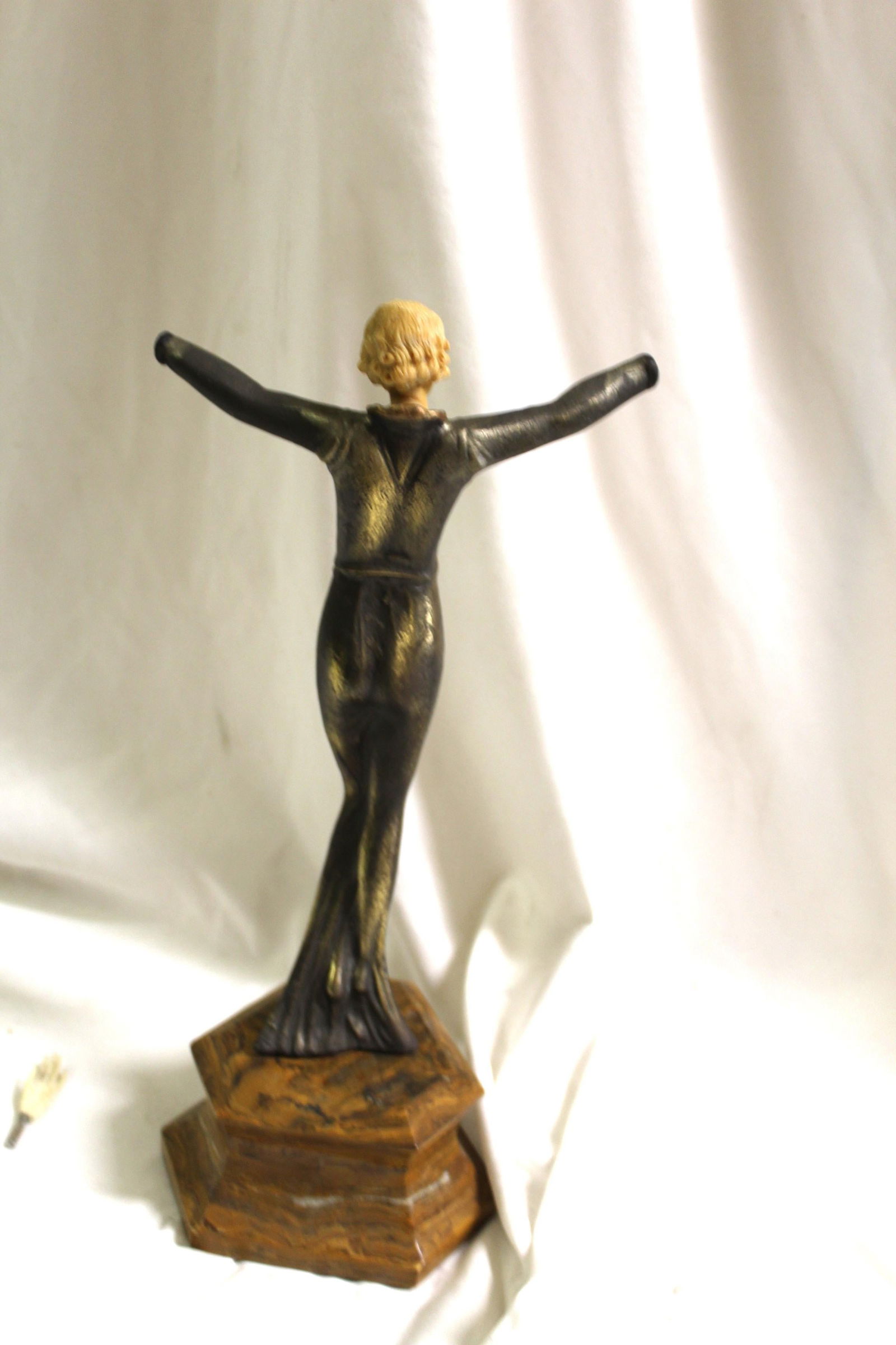 Mid Century /Modern Deco figurine - 14