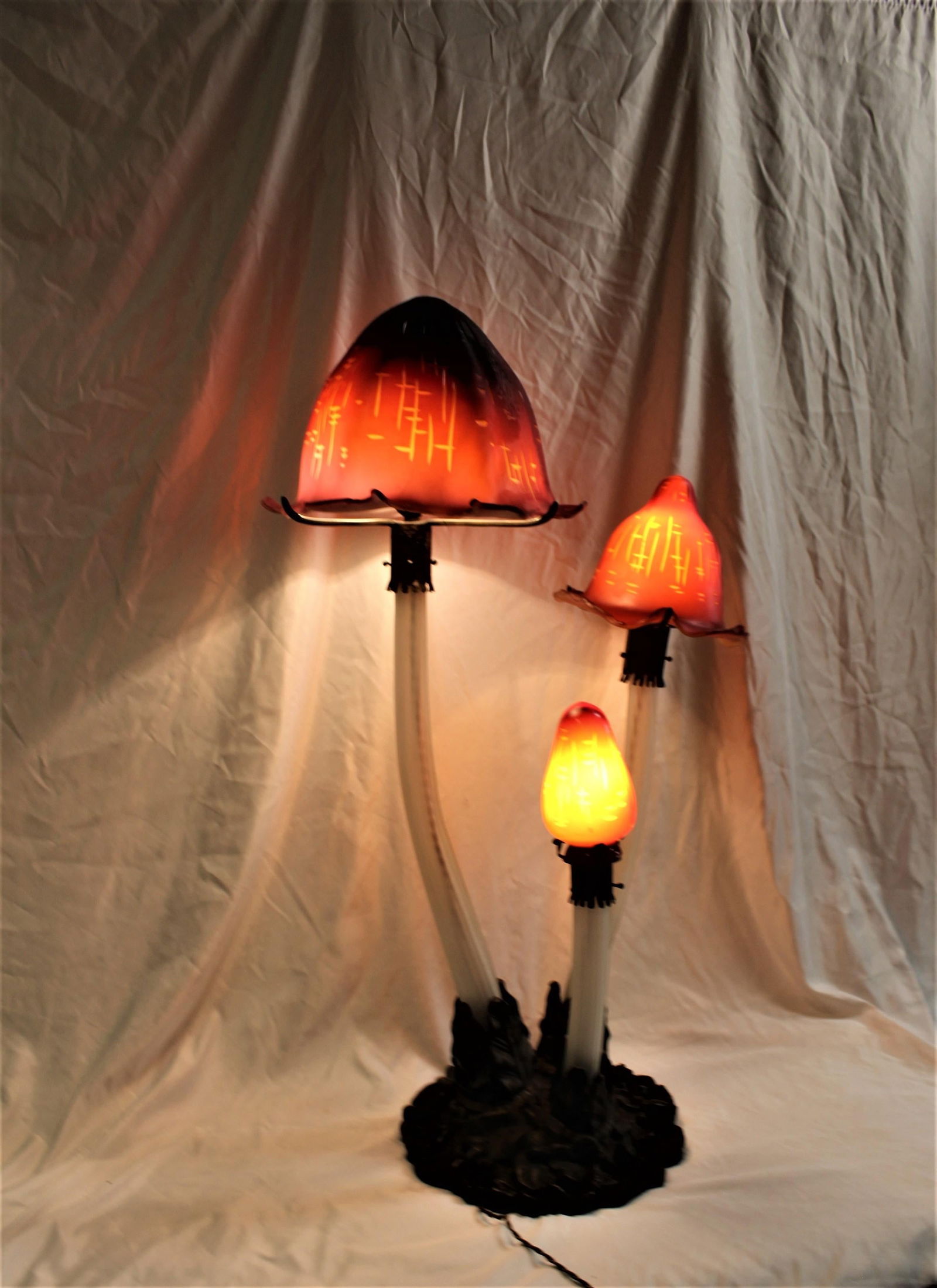 Art Nouveau Large Mushroom Lamp in the Manner of - 8