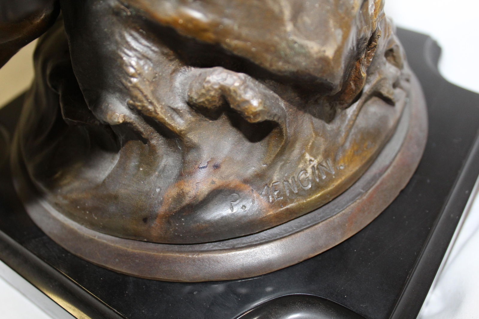 19 Th century Lady Bronze with mandolin, Signed - 13