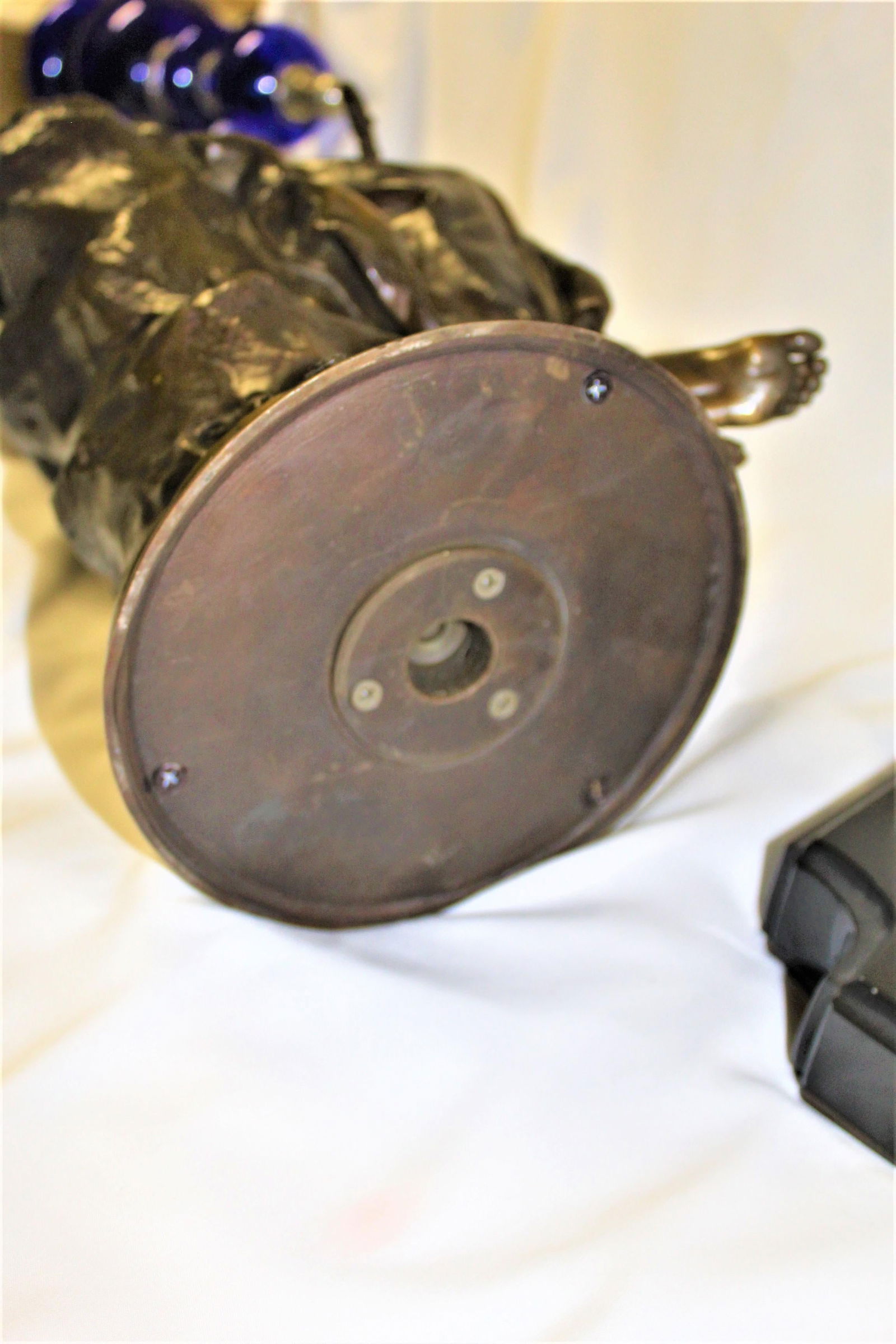 19 Th century Lady Bronze with mandolin, Signed - 17