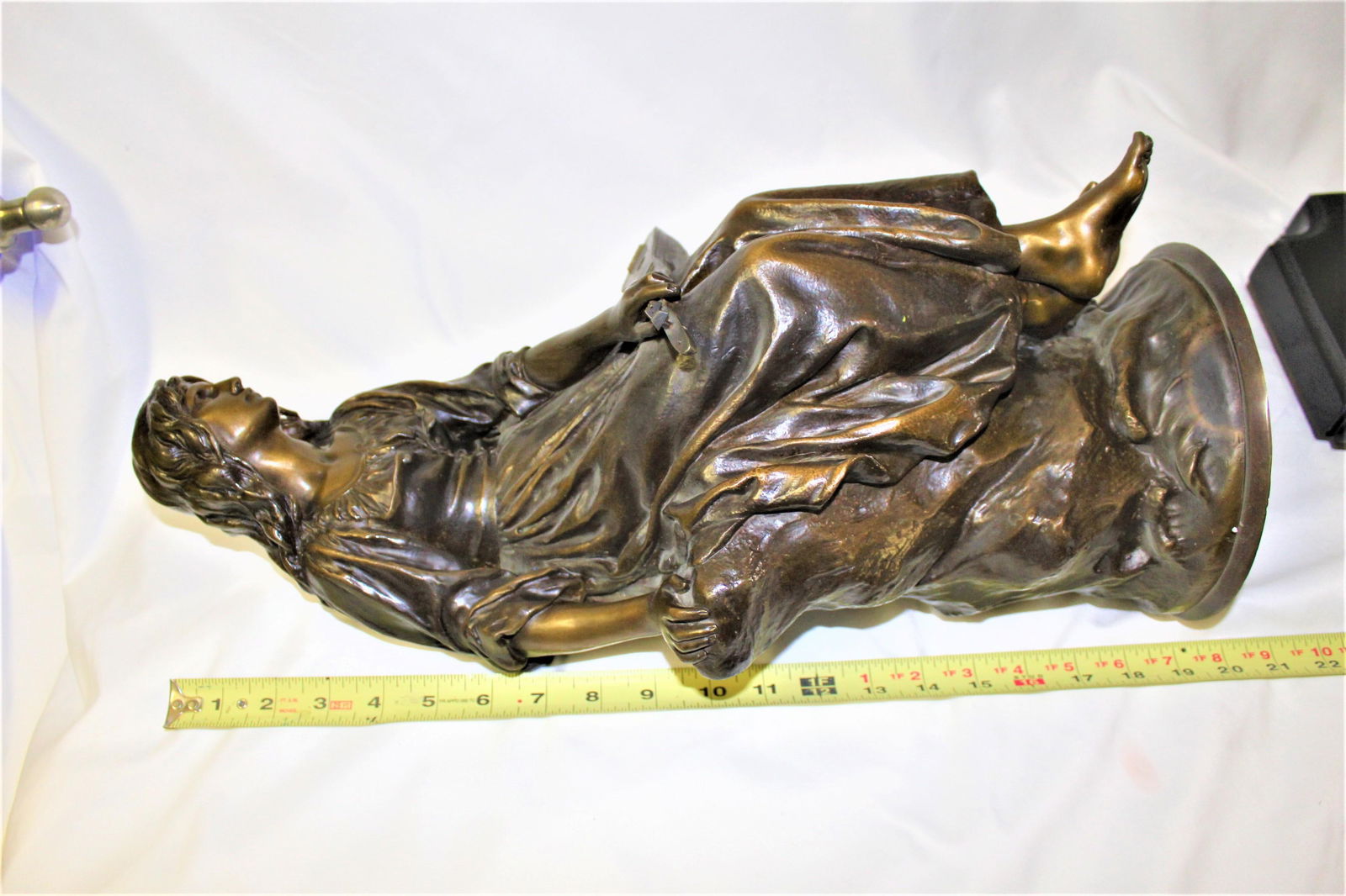 19 Th century Lady Bronze with mandolin, Signed - 20