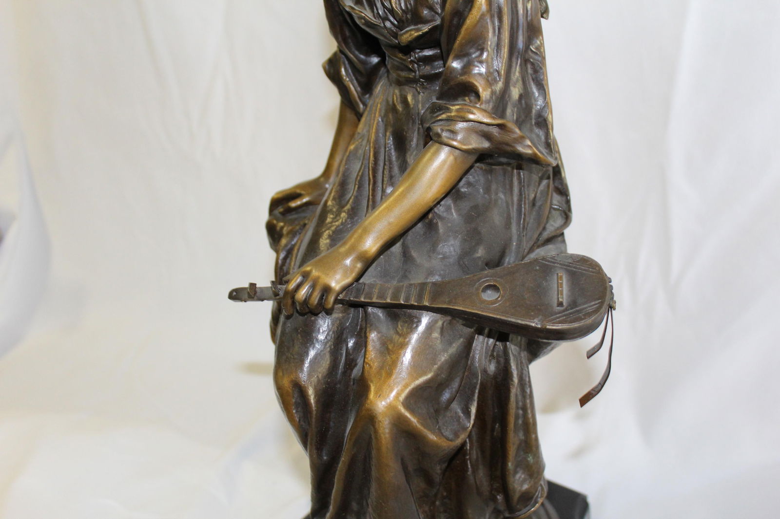 19 Th century Lady Bronze with mandolin, Signed - 9