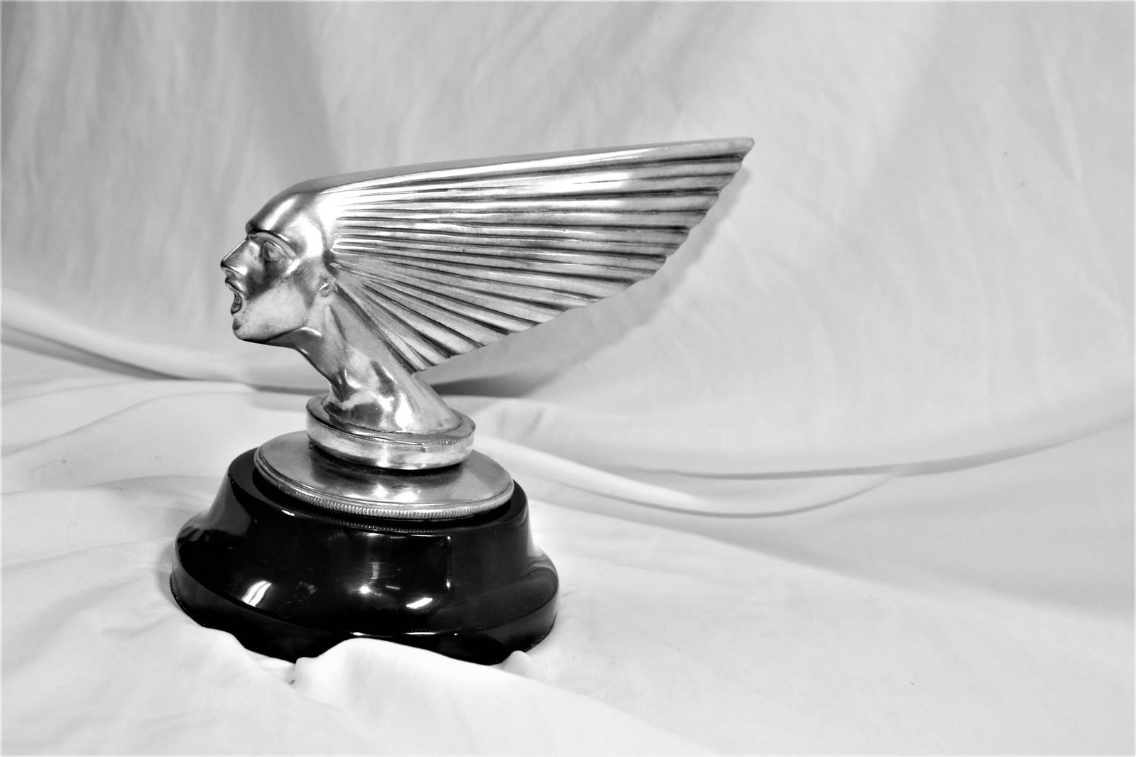 Art Deco Lady Face (Victory) Silvered Bronze in the Manner of Lalique - 14