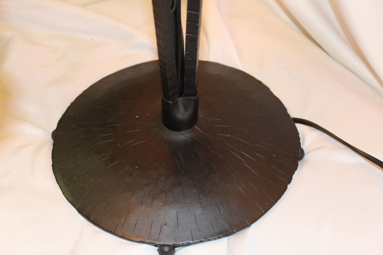 Art Deco Table Lamp, Iron with 3 Hanging Glass Shades Gold Favrile - 15