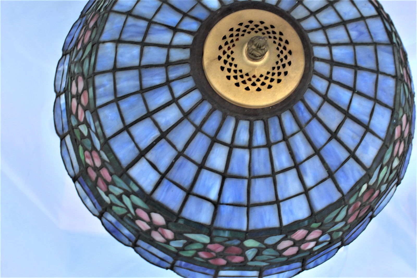 Early American Art Glass Foil Shade Lamp, Blue with Red Flowers Antique Base - 10