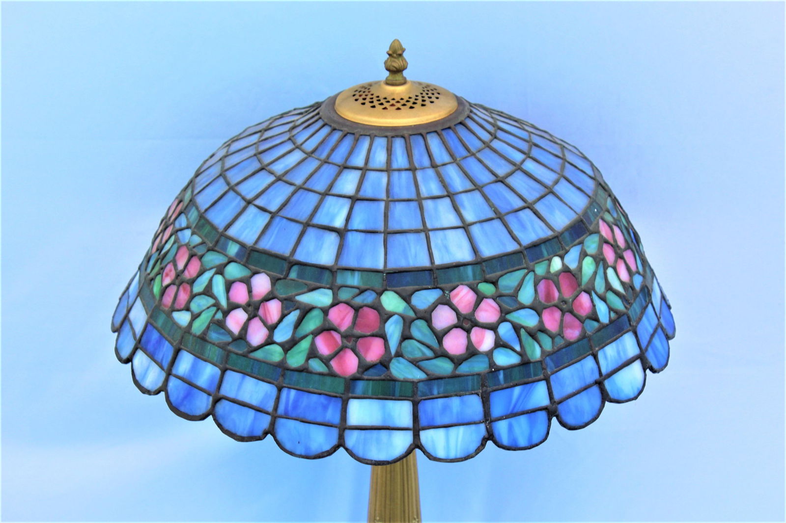 Early American Art Glass Foil Shade Lamp, Blue with Red Flowers Antique Base - 20