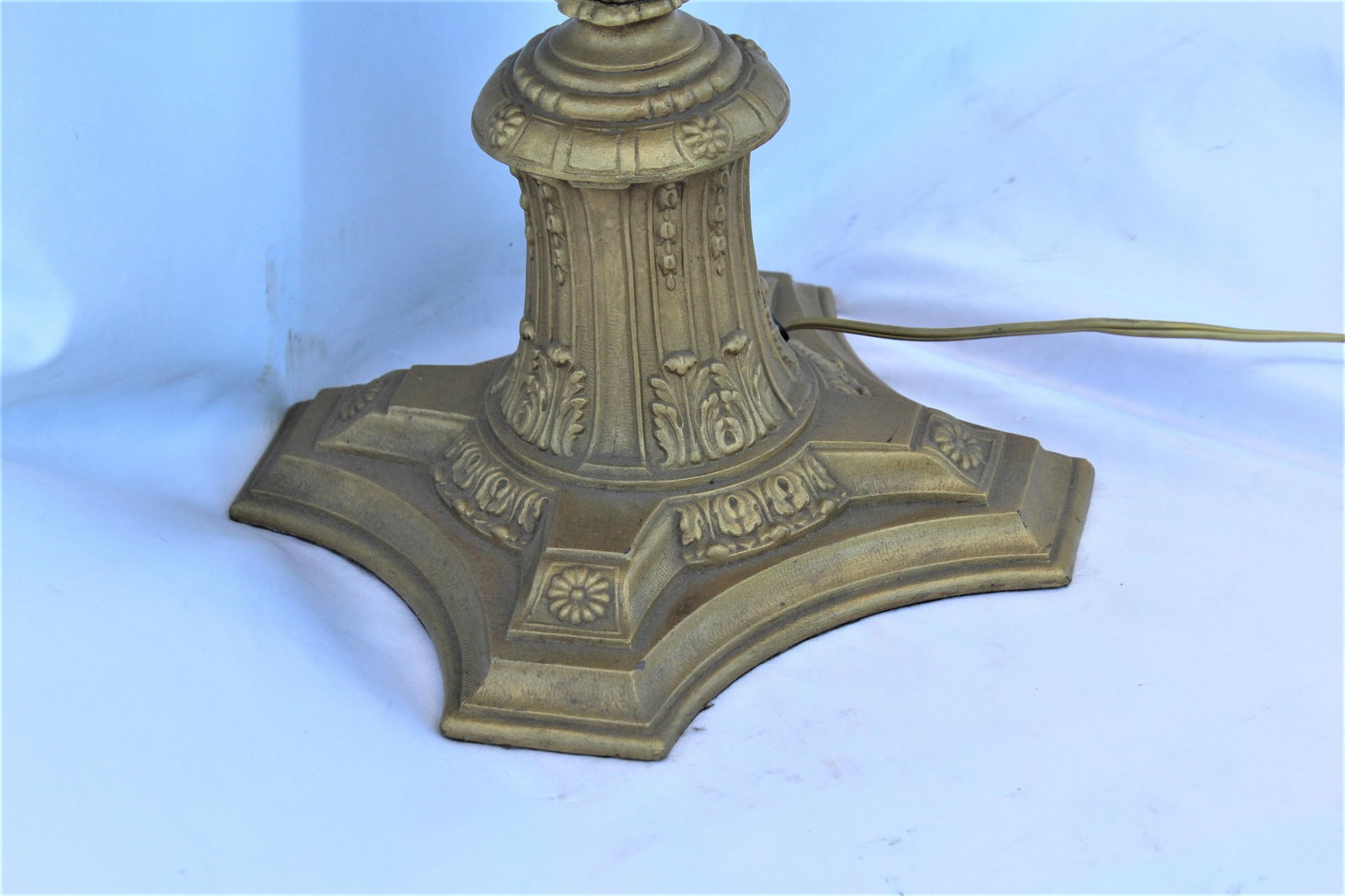 Early American Art Glass Foil Shade Lamp, Blue with Red Flowers Antique Base - 8