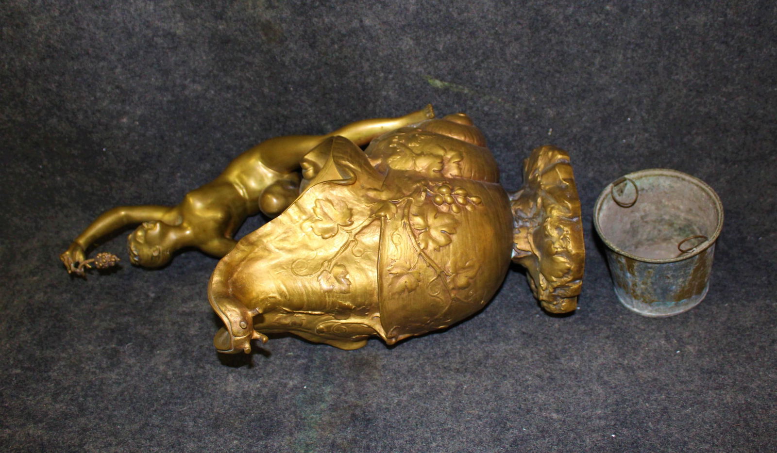 Original Deco Vase, Nude with Grapes Kneeling on a Large Snail, Signed Fugere - 10