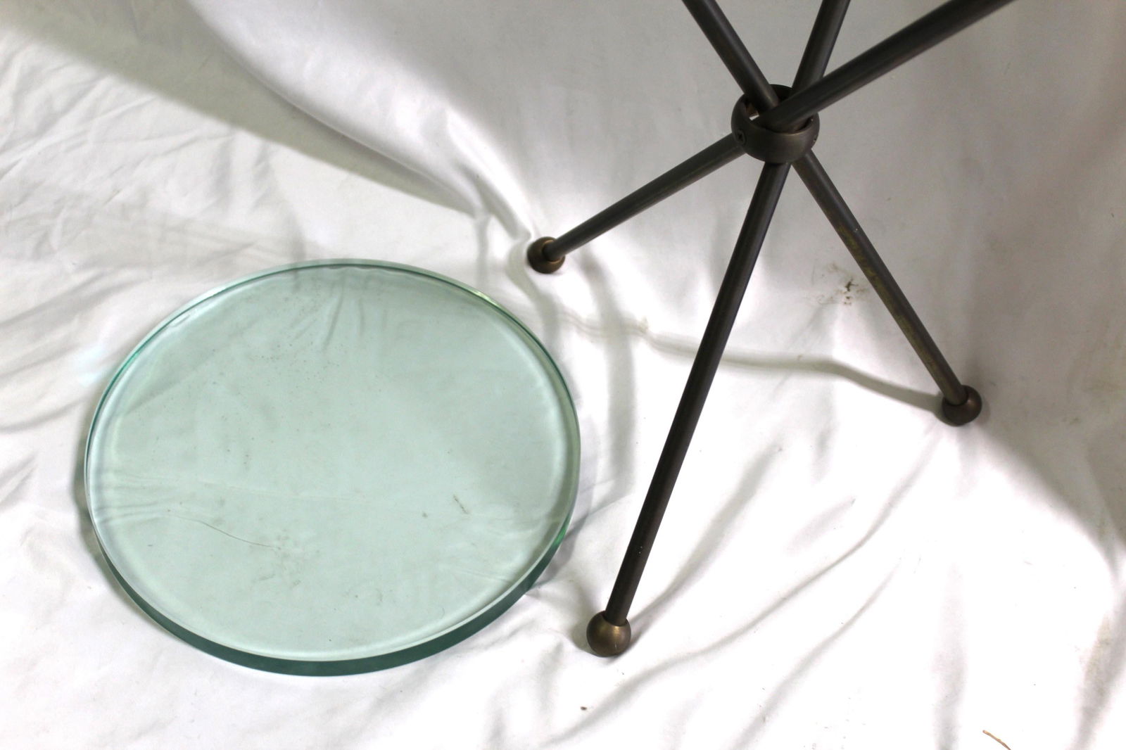 Mid Century/Art Deco Style Side Table . - 12