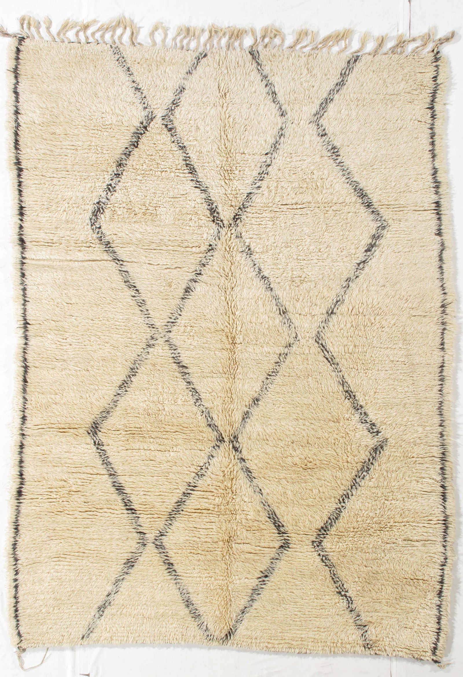 Moroccan 5.6x7.6: Title:Moroccan 5.6x7.6Origin:MoroccoYear:newMaterial:woolSize:5.6x7.6 Reserve: $1,200.00 Shipping:Domestic: Flat-rate of $100.00 to anywhere within the contiguous U.S.International: Foreign