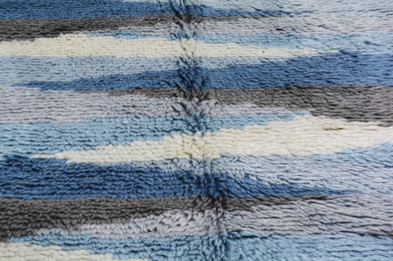 HAND KNOTTED WOOL MOROCCAN RUG - 3