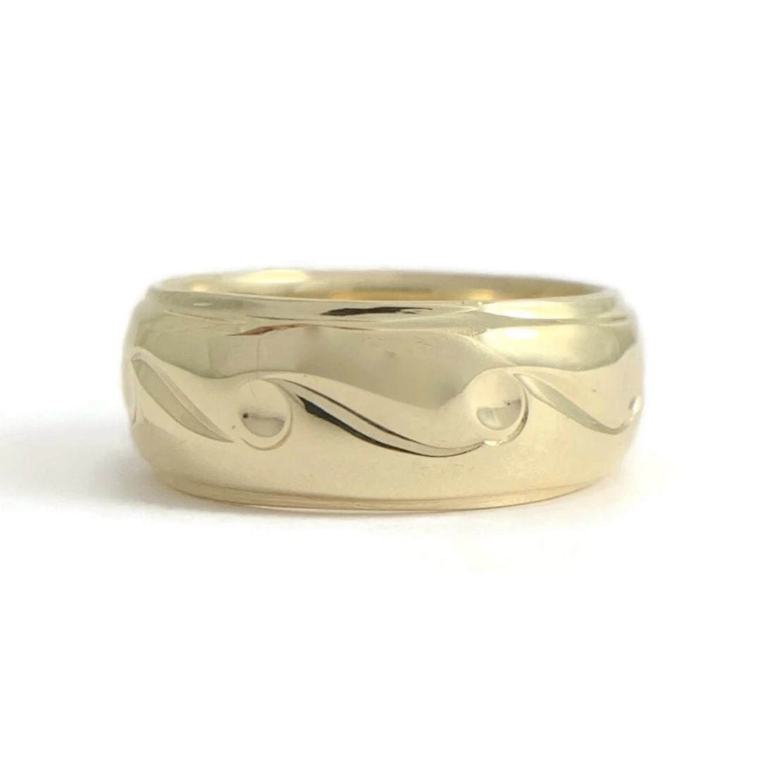 Wave Scroll Etched Beveled Band Ring 14K Yellow Gold, Size 6.25, 7.2 mm, 7.15 Gr: Wave Scroll Etched Beveled Band Ring 14K Yellow Gold, Size 6.25, 7.2 mm, 7.15 Gr Make a statement with this gorgeous ring. Please let us know if you have any questions. Metal: 14K yellow gold Weight: