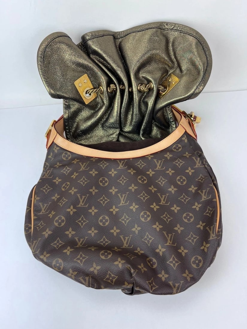 Louis Vuitton Monogram Kalahari GM Shoulder Bag - 8