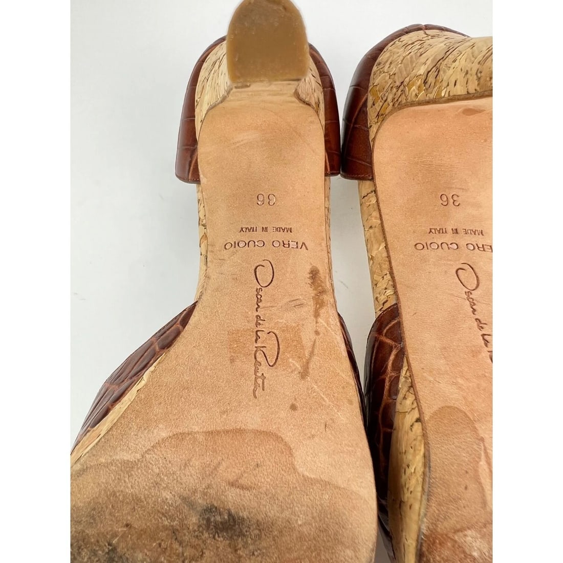 Oscar de la Renta Peep Toe Crocodile Cork Heel Shoe - 7