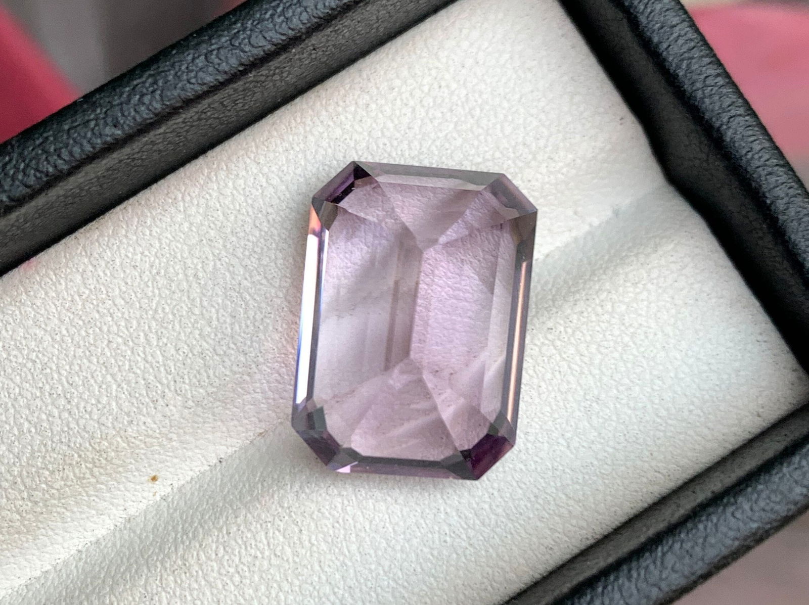 Light Purple Amethyst Gemstone: 18.75 Carat Emerald Cut Stone - 6