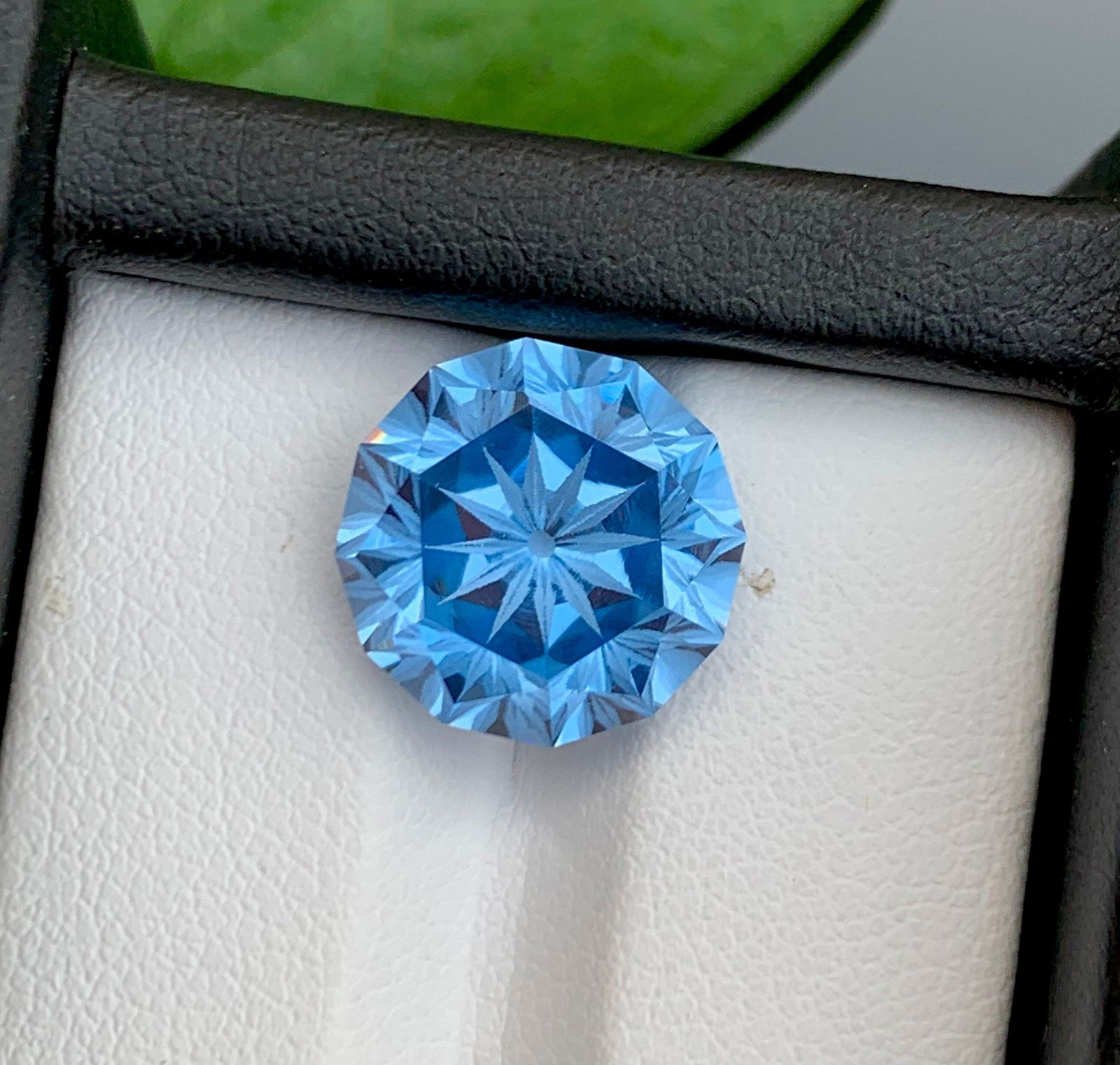 Swiss Blue Topaz Gemstone: 10.80 Carat Flower Cut Loose Stone: Title: Swiss Blue Topaz Gemstone: 10.80 Carat Flower Cut Loose Stone Description: Gemstone: Topaz Carat weight: 10.80 Precision Fancy Flower Cut Swiss Blue Topaz Loose Gemstones Wight - 10.80