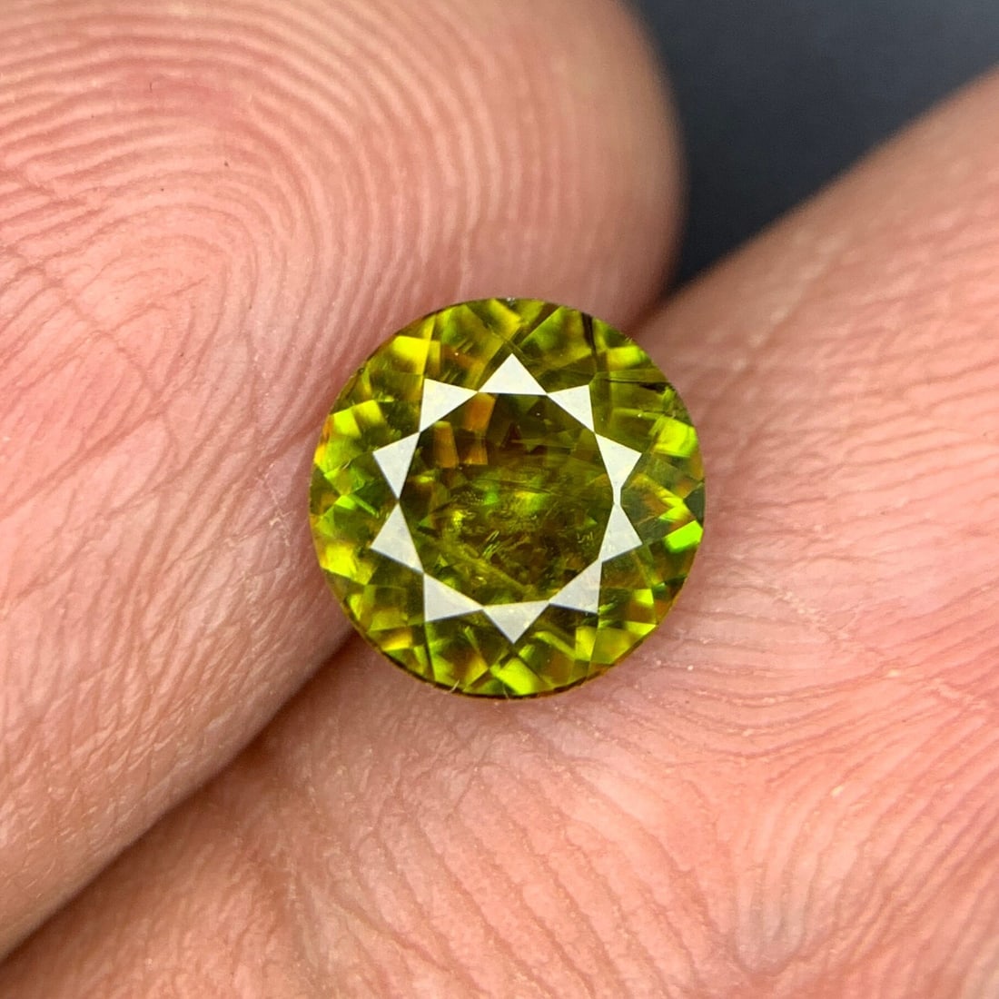 1.20 CT Sphene Titanite Gemstone: Faceted Round Cut, Eye Clean - 4