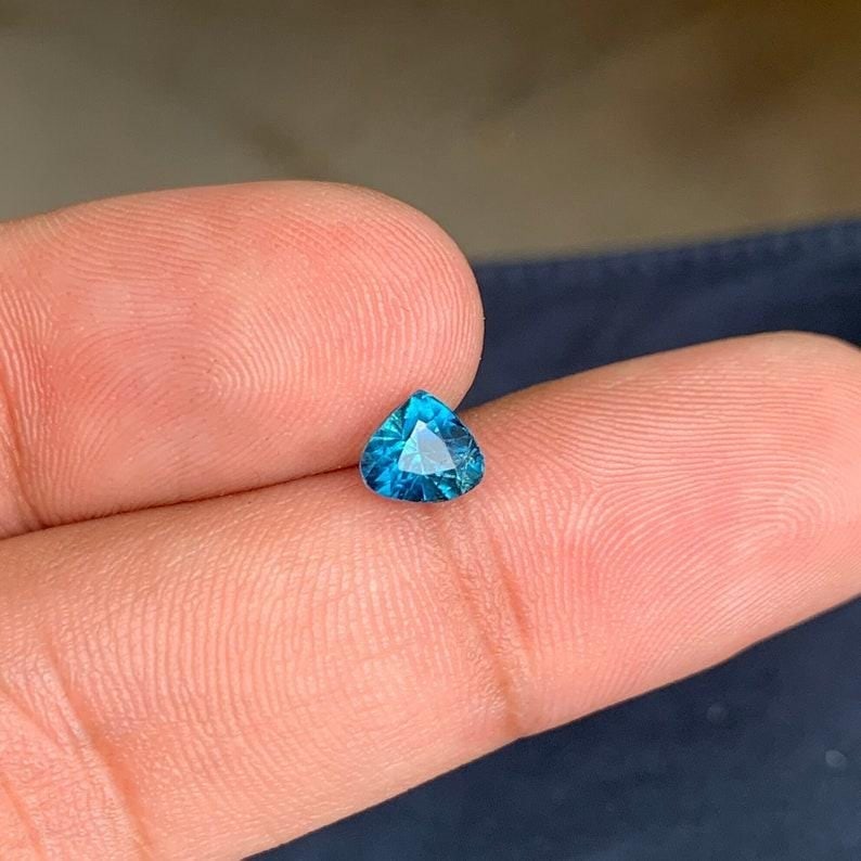 Indicolite Tourmaline Gemstone: 0.94 Carat Pear Cut, Afghanistan Origin - 8