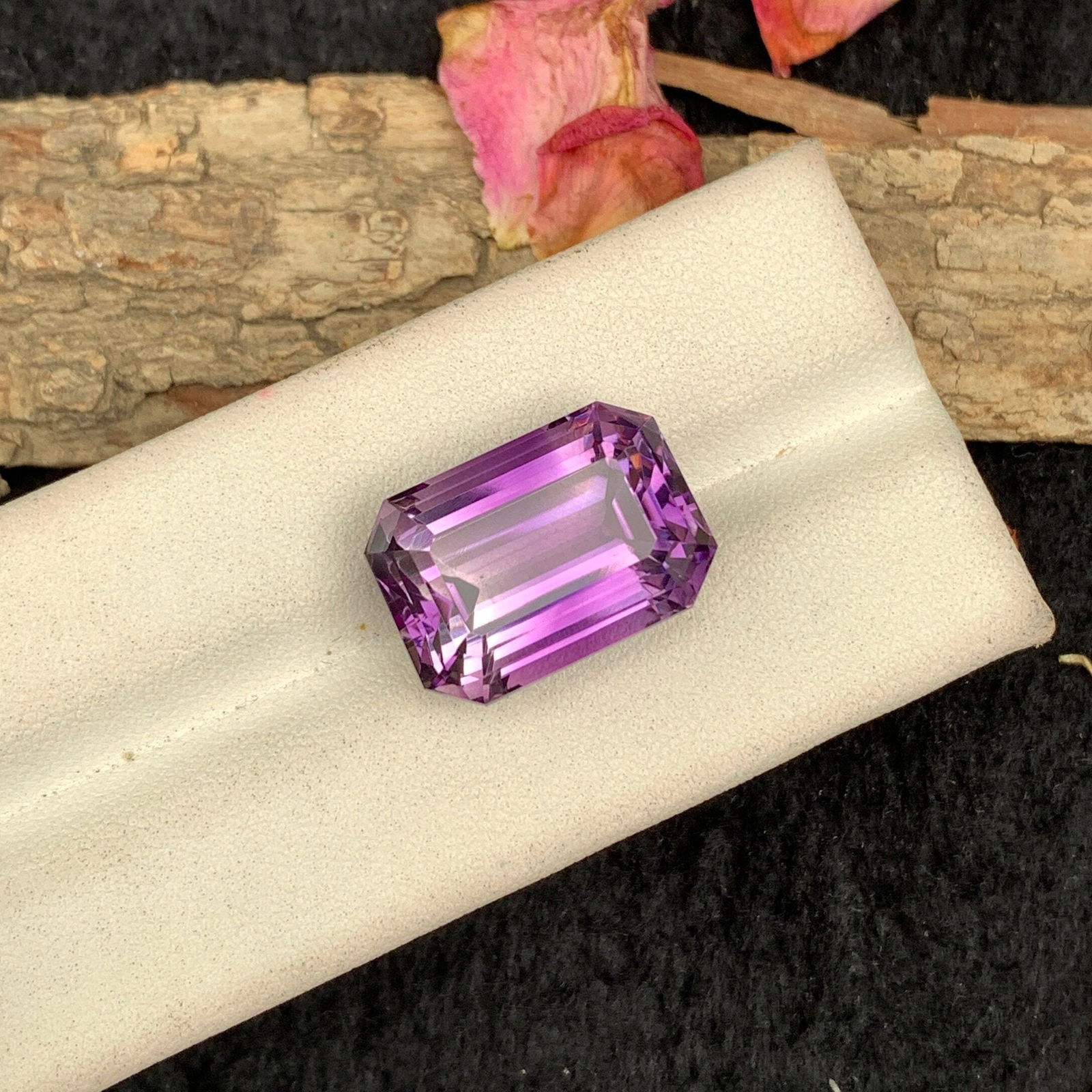 Natural Amethyst Loose Gemstone: Faceted Emerald Cut, 19 Cts: Title: Natural Amethyst Loose Gemstone: Faceted Emerald Cut, 19 Cts Description: Item details Highlights Handpicked by GemsAndJewelsUSA Supplies for making crafts Gemstone: Amethyst Carat weight: 19 <