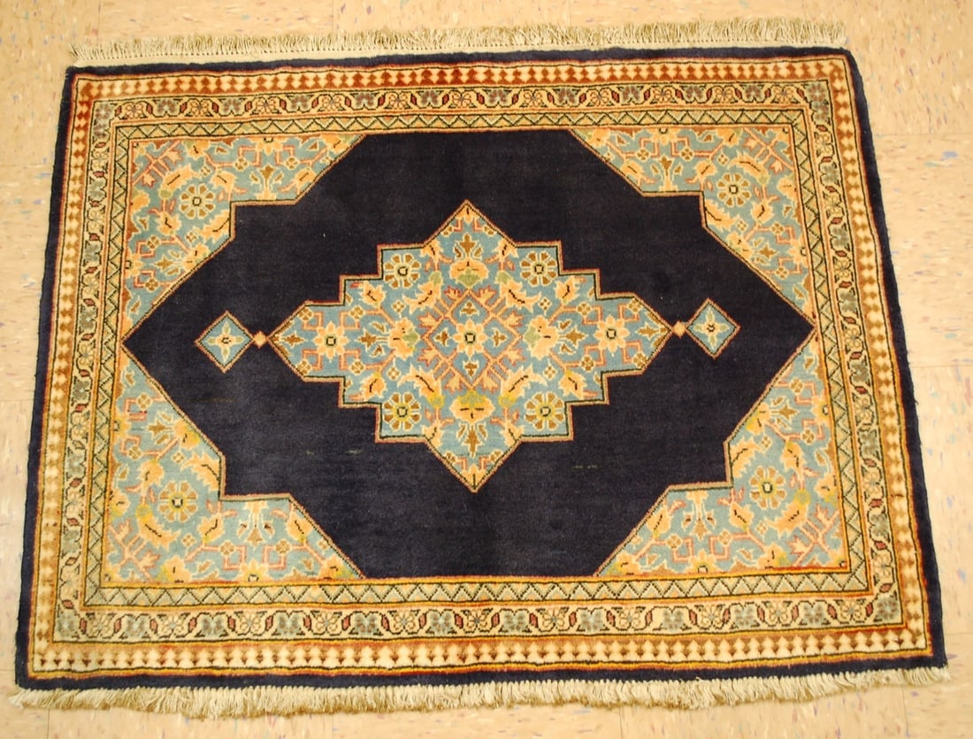 Persian KASHAN RUG 2'4"x3'4" (1 of 7)