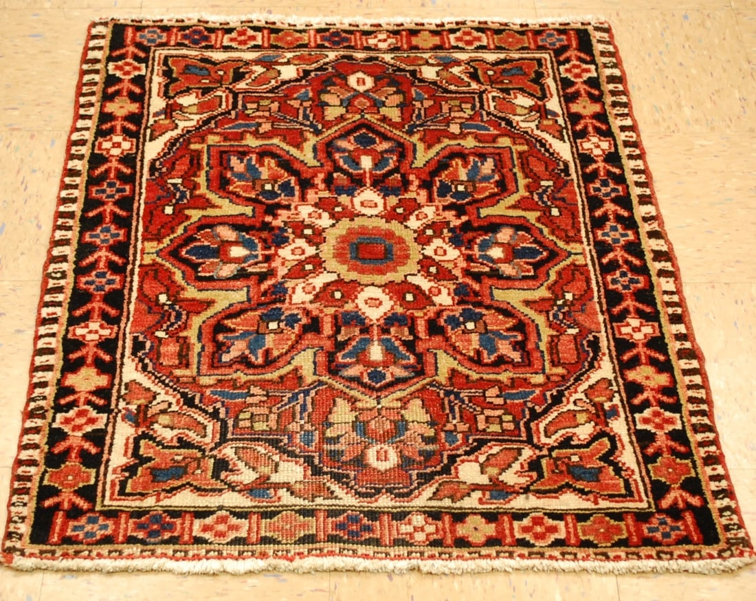 PERSIAN HERIZ RUG 2'8" x 3'3": Title: PERSIAN HERIZ RUG 2'8" x 3'3" Description:OLD,ANTIQUE RARE SIZE AUTHENTIC HANDKNOTTED PERSIAN HERIZ SERAPI RUG.Geometric design with many wonderful colors with wool woven on cotton foundation a