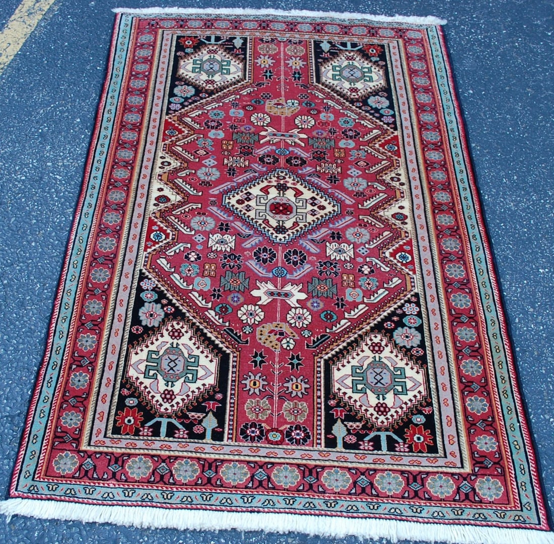 PERSIAN SHERAZ RUG 3'3" X 4'10" (1 of 12)