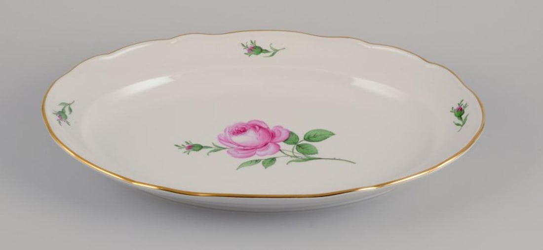 Meissen, two large oval "Pink Rose" serving platters with pink rose, gold rim. 1920s/30s - 2