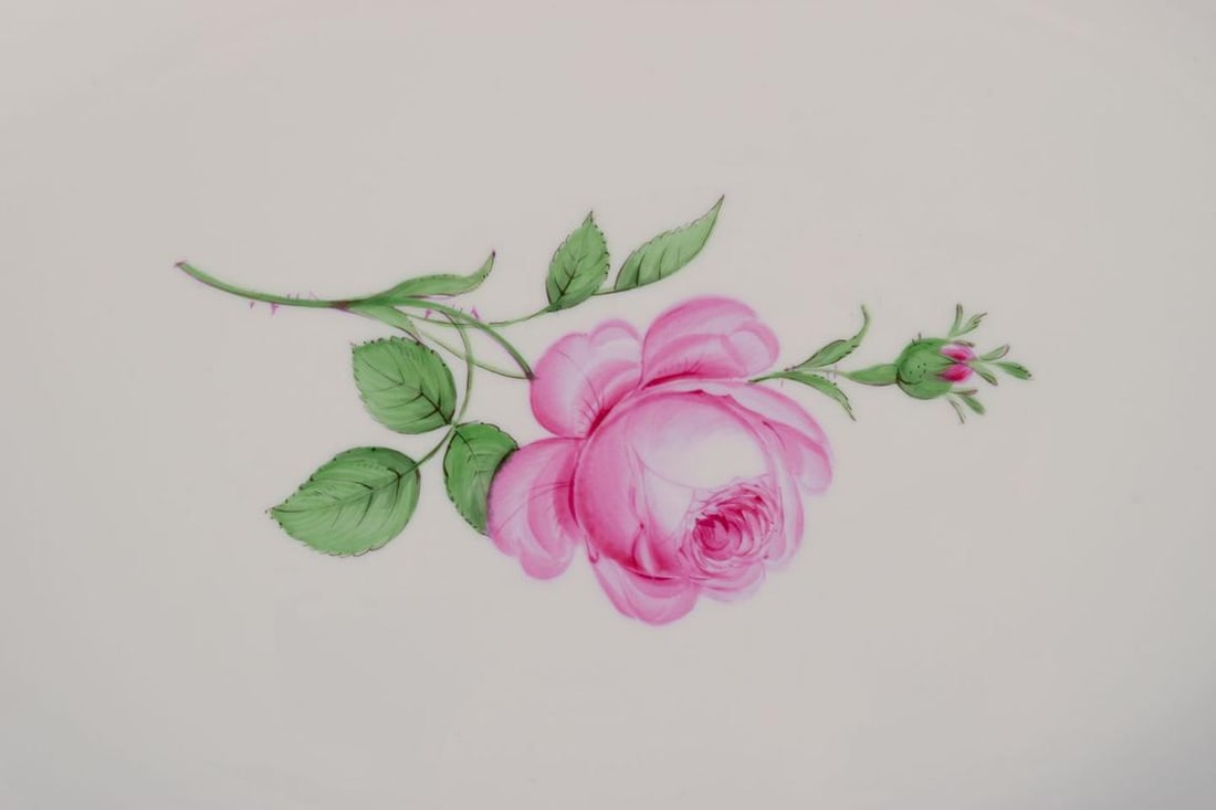 Meissen, two large oval "Pink Rose" serving platters with pink rose, gold rim. 1920s/30s - 4
