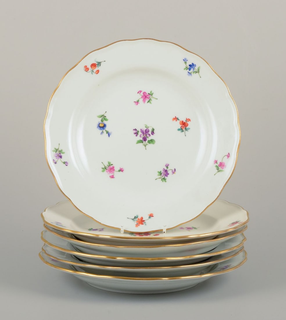 Meissen, Germany. Six dinner plates in porcelain with floral motifs, gold rim. Approx. 1920s/1930s.: Title: Meissen, Germany. Six dinner plates in porcelain with floral motifs, gold rim. Approx. 1920s/1930s. Description: Meissen, Germany. Six dinner plates in porcelain. Hand-painted with polychrome
