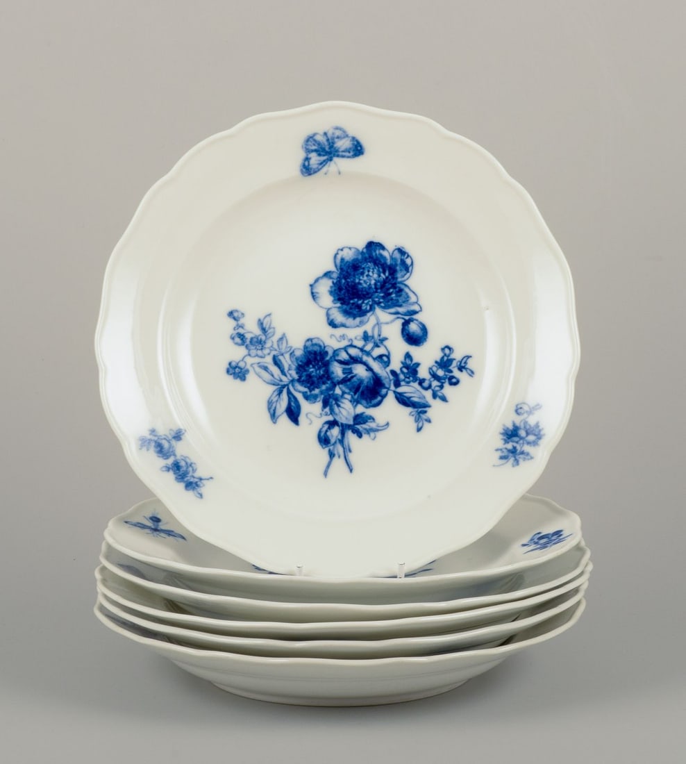 Meissen, Germany. Six dinner plates in porcelain. Approx. 1920s/30s: Title: Meissen, Germany. Six dinner plates in porcelain. Approx. 1920s/30s Description: Meissen, Germany. Six dinner plates in porcelain. Hand-painted with floral motifs and insects in blue.