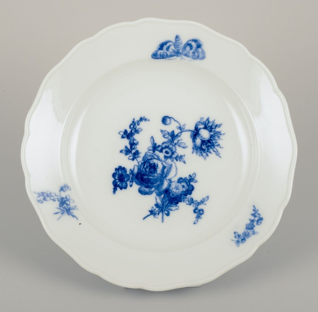 Meissen, Germany. Six dinner plates in porcelain. Approx. 1920s/30s - 6
