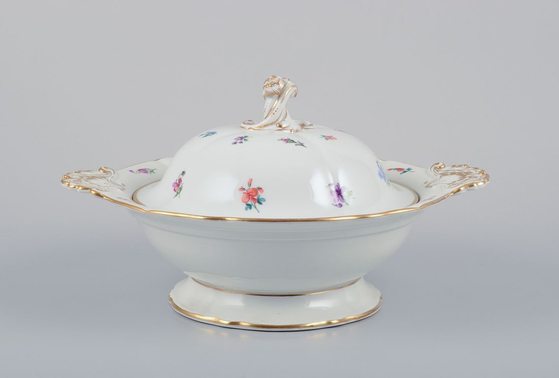 Meissen, Germany, large round lidded tureen with floral motifs. Approx. 1920s. (1 of 7)