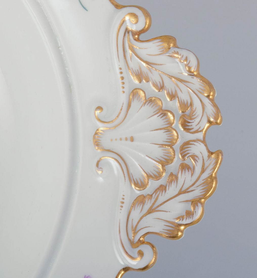 Meissen, Germany, large round lidded tureen with floral motifs. Approx. 1920s. - 3