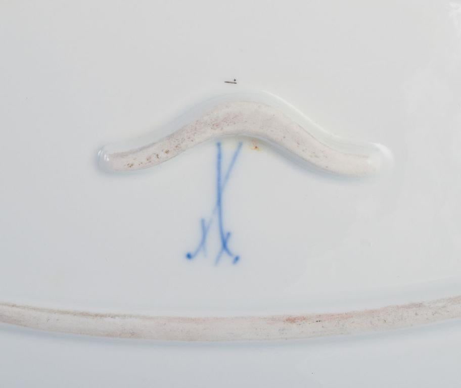 Meissen, Germany, large oval serving platter in porcelain. Approx. 1920s - 8