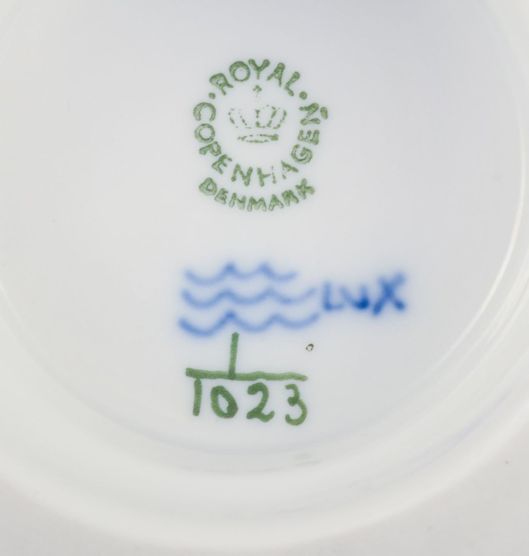 Royal Copenhagen Blue Fluted Full Lace, low centerpiece. Dating: 1980-1984 - 7