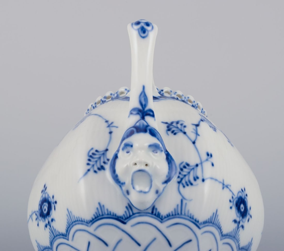 Royal Copenhagen Blue Fluted Full Lace, large teapot in porcelain - 7