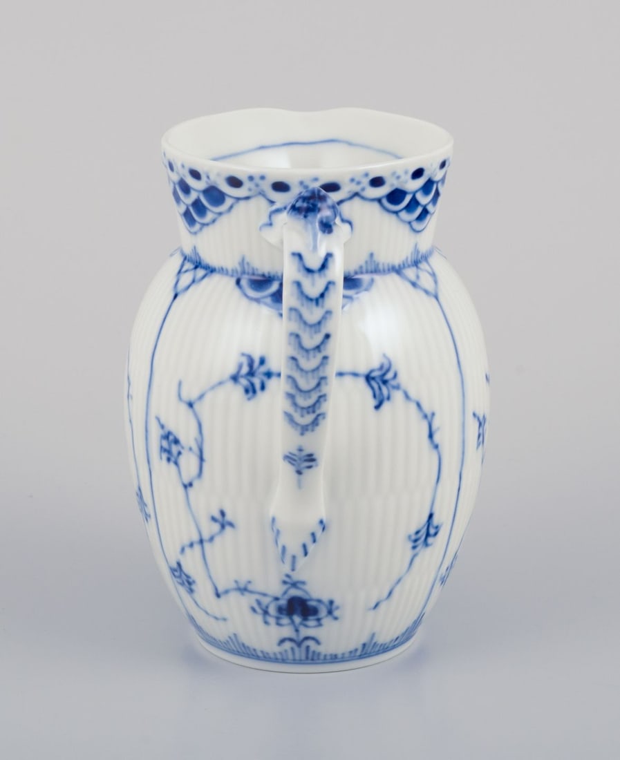 Royal Copenhagen Blue Fluted Half Lace, porcelain milk jug. Dating: 1969-1974 - 5